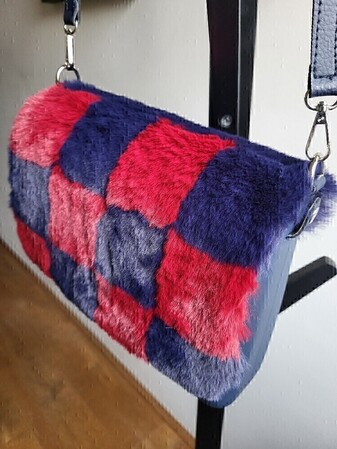 O bag glam | furry | navy blue & bordeaux