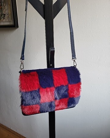 O bag glam | furry | navy blue & bordeaux