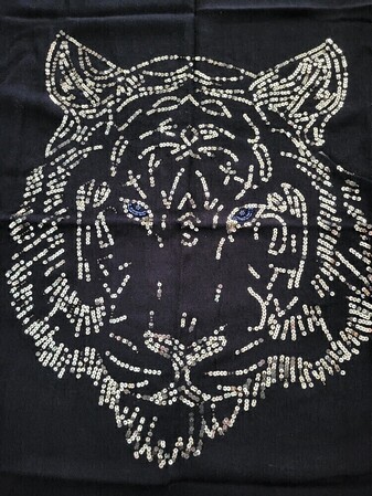 Erfurt | luxe sjaal met leeuwenkop| black | Uitverkoop