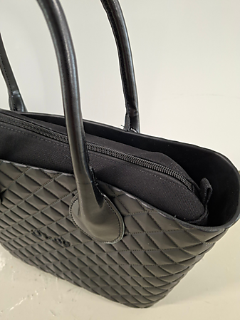 O bag urban midi matelassé | black & sweetheart